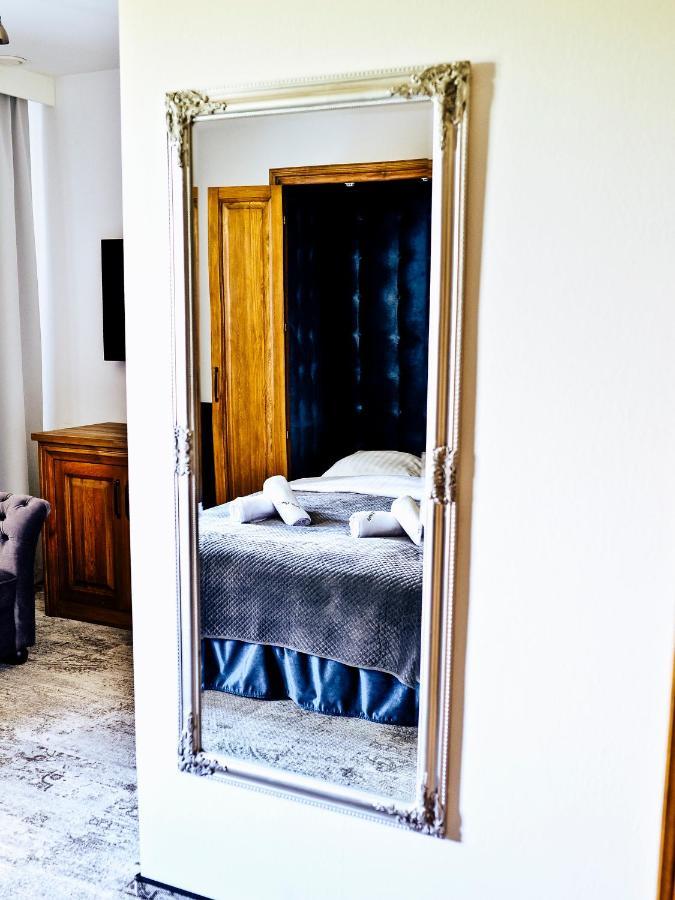 Dwor Karwacz Bed & Breakfast Przasnysz Eksteriør bilde