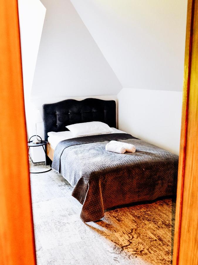 Dwor Karwacz Bed & Breakfast Przasnysz Eksteriør bilde
