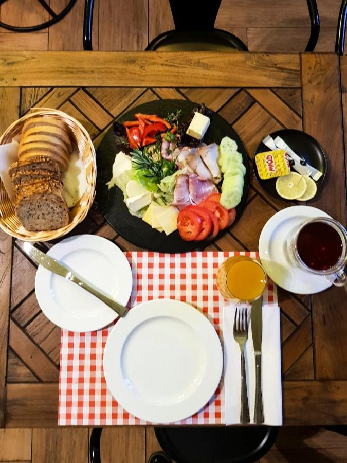 Dwor Karwacz Bed & Breakfast Przasnysz Eksteriør bilde